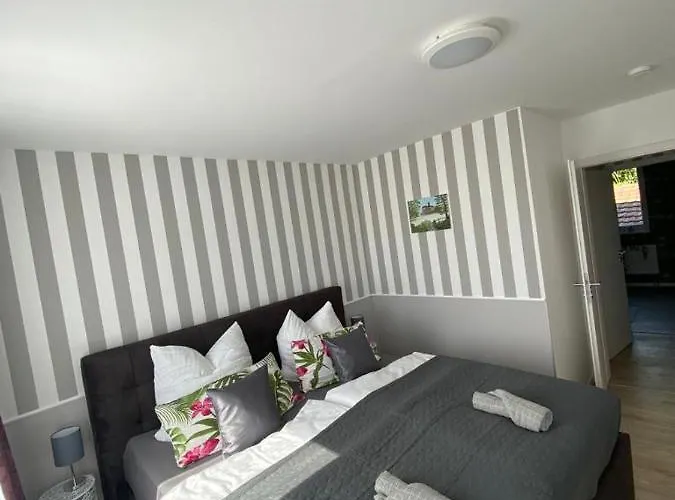 Schoene „zum Glueck Tropical“ Apartmán *